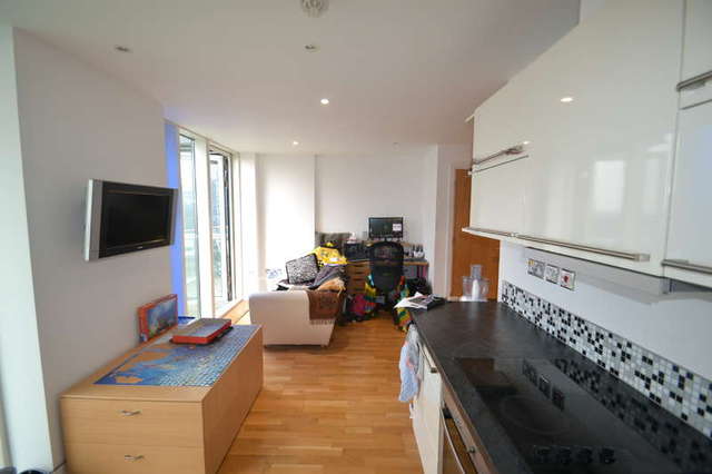  Image of Flat to rent in Millharbour London E14 at 37 Millharbour  Canary Wharf, E14 9HW