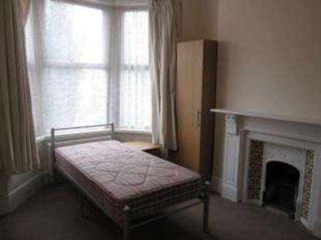  Image of 6 bedroom Terraced house for sale in Albany Terrace Chatham ME4 at Chatham Kent Chatham, ME4 6TH