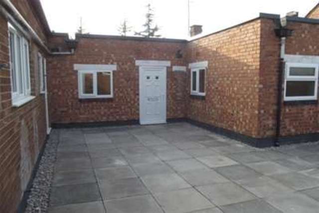  Image of 2 bedroom Flat to rent in Alcester Road Studley B80 at Studley, B80 7AG
