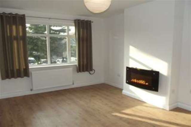  Image of 2 bedroom Flat to rent in Alcester Road Studley B80 at Studley, B80 7AG