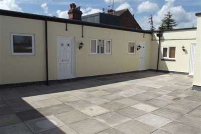  Image of 2 bedroom Flat to rent in Alcester Road Studley B80 at Studley, B80 7AG