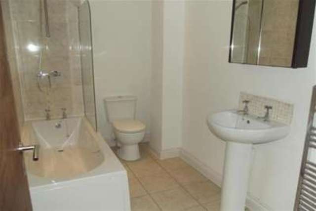  Image of 2 bedroom Flat to rent in Alcester Road Studley B80 at Studley, B80 7AG