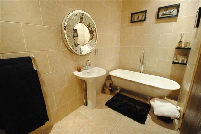  Image of 3 bedroom Flat for sale in Alexandra Drive Aigburth Liverpool L17 at Alexandra Drive Aigburth Liverpool, L17 8TA