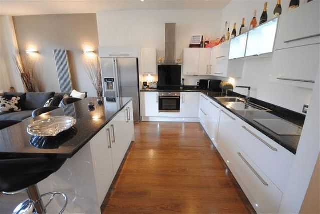  Image of 3 bedroom Flat for sale in Alexandra Drive Aigburth Liverpool L17 at Alexandra Drive Aigburth Liverpool, L17 8TA
