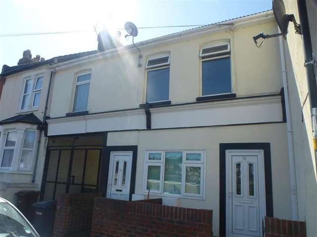  Image of 1 bedroom Maisonette for sale in Alexandra Road Chatham ME4 at Chatham Kent Chatham, ME4 5DG