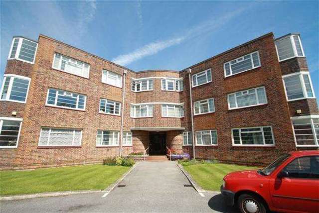  Image of 1 bedroom Flat for sale in Mill Road Worthing BN11 at West Worthing, BN11 5HG