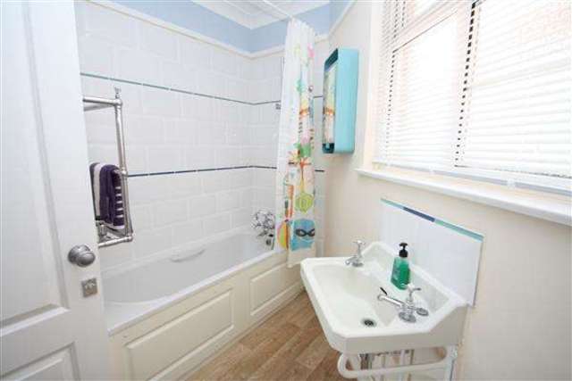  Image of 1 bedroom Flat for sale in Mill Road Worthing BN11 at West Worthing, BN11 5HG