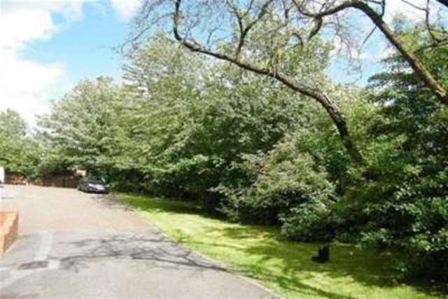  Image of 1 bedroom Flat to rent in Overcliff Road Grays RM17 at Grays, RM17 6BF
