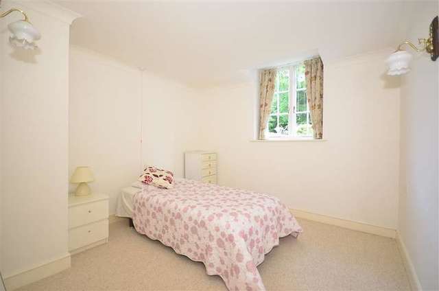  Image of 2 bedroom Apartment for sale in Barham Mews Teston Maidstone ME18 at Teston Maidstone Maidstone, ME18 5BL