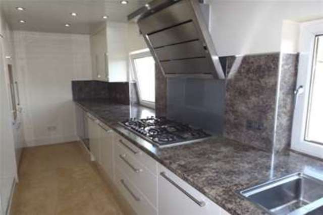  Image of 4 bedroom Flat to rent in Barn Street Strathaven ML10 at Strathaven, ML10 6LU