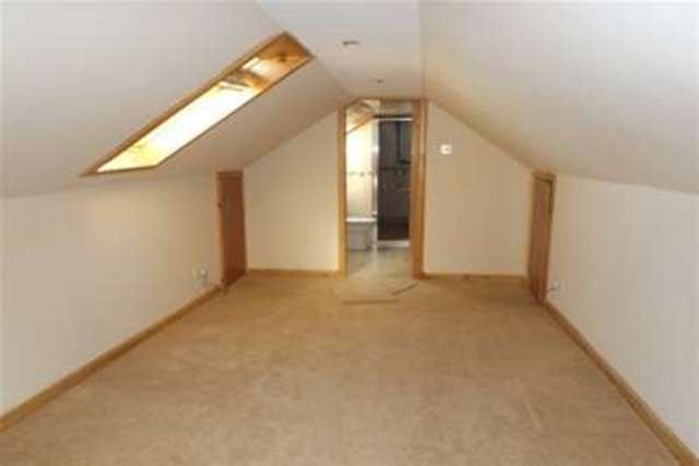  Image of 4 bedroom Flat to rent in Barn Street Strathaven ML10 at Strathaven, ML10 6LU