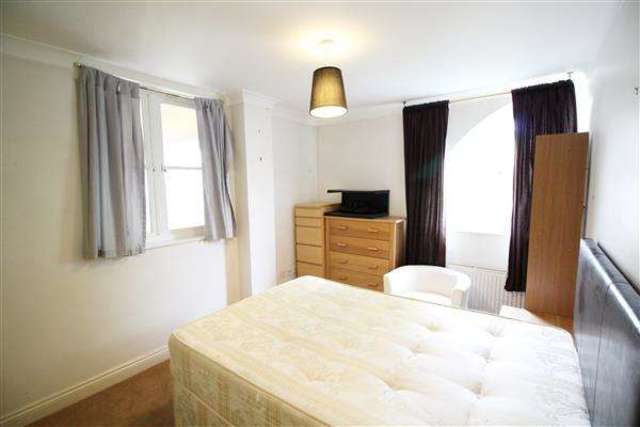  Image of 2 bedroom Property to rent in Bascombe Street London SW2 at Tulse Hill, SW2 2YD