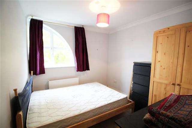  Image of 2 bedroom Property to rent in Bascombe Street London SW2 at Tulse Hill, SW2 2YD