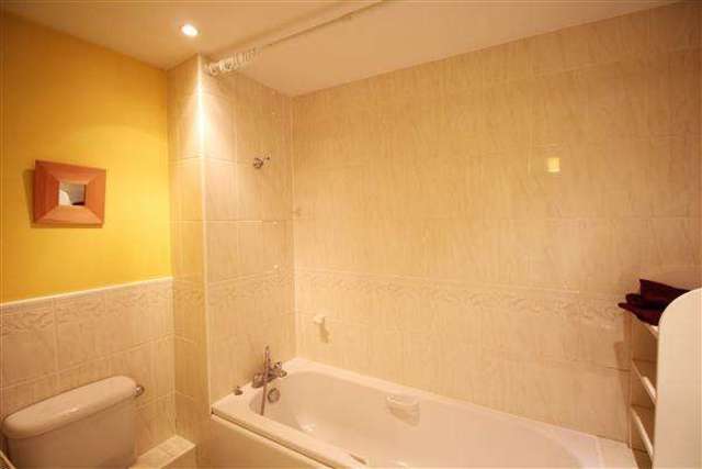  Image of 2 bedroom Property to rent in Bascombe Street London SW2 at Tulse Hill, SW2 2YD