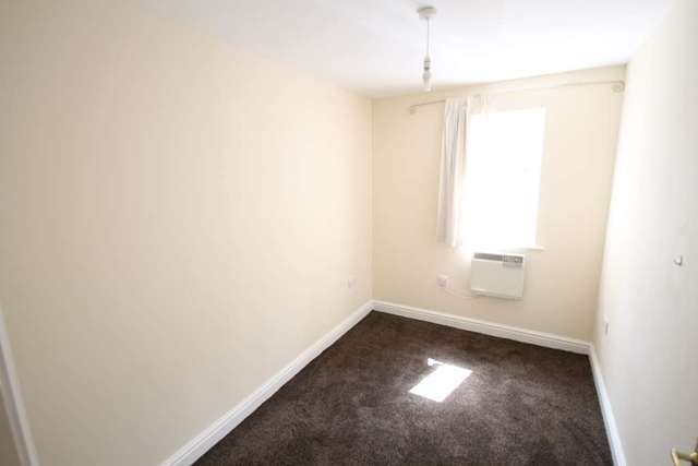  Image of 2 bedroom Flat to rent in Beaver Close Morden SM4 at Beaver Close  Morden, SM4 4NH
