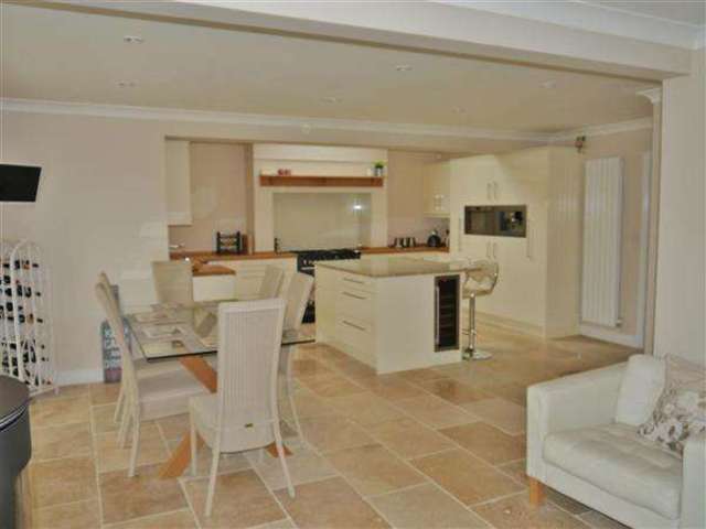  Image of 5 bedroom Detached house for sale in Belton Lane Grantham NG31 at Manthorpe, NG31 9PL