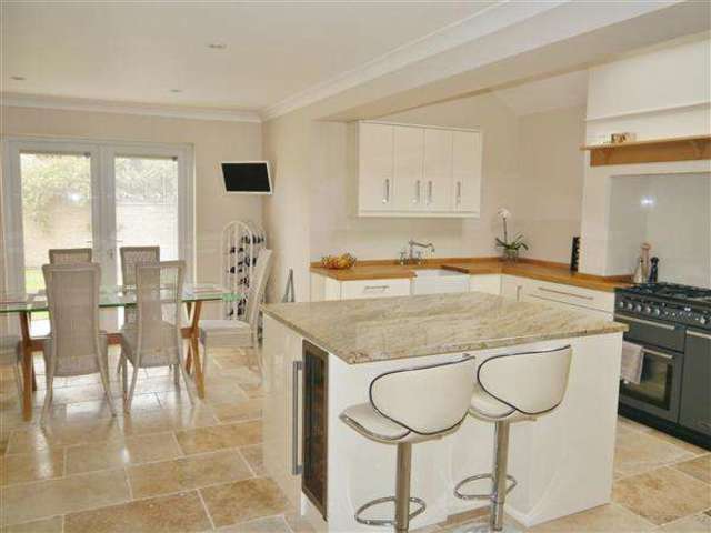  Image of 5 bedroom Detached house for sale in Belton Lane Grantham NG31 at Manthorpe, NG31 9PL