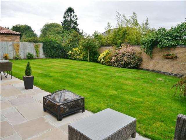  Image of 5 bedroom Detached house for sale in Belton Lane Grantham NG31 at Manthorpe, NG31 9PL