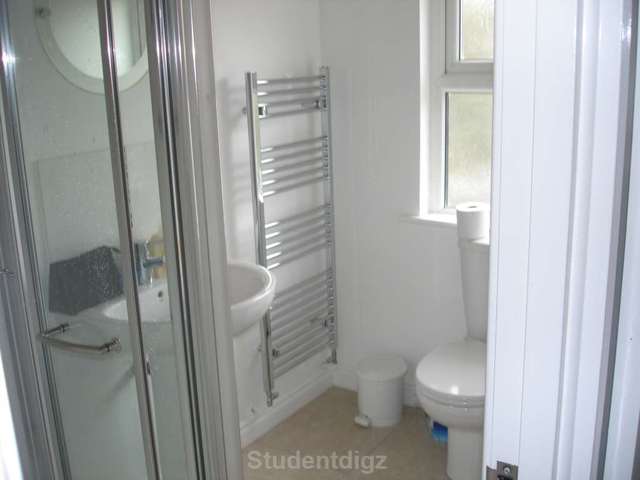  Image of 5 bedroom Detached house to rent in Birch Lane Longsight Manchester M13 at Birch Lane  Manchester, M13 0WN