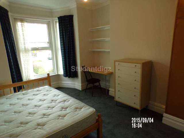  Image of 5 bedroom Detached house to rent in Birch Lane Longsight Manchester M13 at Birch Lane  Manchester, M13 0WN