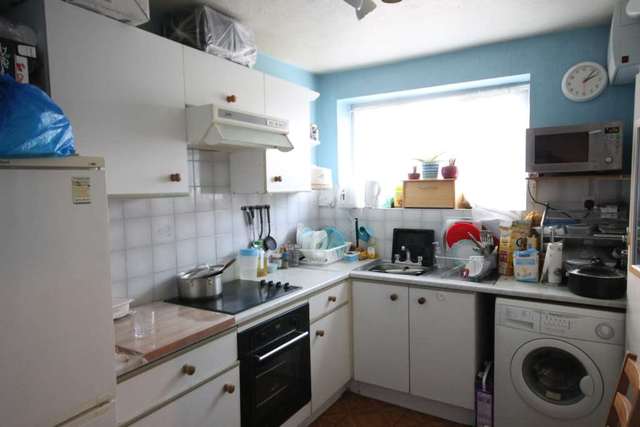  Image of 1 bedroom Flat to rent in Lilleshall Road Morden SM4 at Bishopsford Road  Morden, SM4 6DT