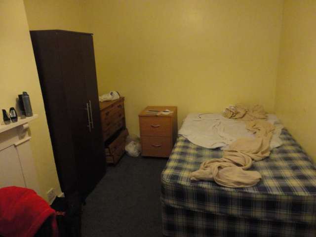 Image of 5 bedroom Terraced house to rent in Blenheim Road Reading RG1 at Blenheim Road  Reading, RG1 5NG