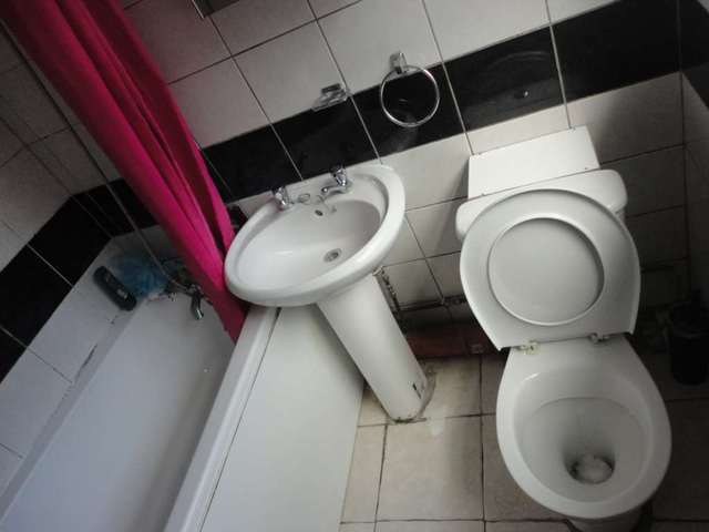  Image of 5 bedroom Terraced house to rent in Blenheim Road Reading RG1 at Blenheim Road  Reading, RG1 5NG