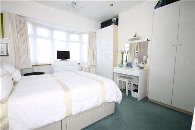  Image of 3 bedroom Semi-Detached house for sale in Bramley Road Broadwater Worthing BN14 at Broadwater, BN14 9DR