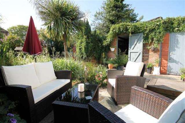  Image of 3 bedroom Semi-Detached house for sale in Bramley Road Broadwater Worthing BN14 at Broadwater, BN14 9DR