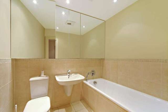  Image of 2 bedroom Flat to rent in Battersea Bridge Road London SW11 at Bridge Theatre Apartments  214 Battersea Bridge Road, SW11 3AB