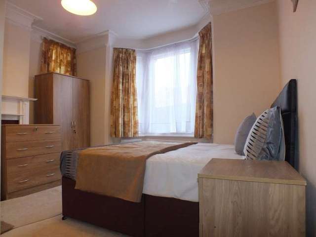  Image of 1 bedroom Detached house to rent in Brisbane Road Tilehurst Reading RG30 at Reading Berkshire Tilehurst, RG30 2PE