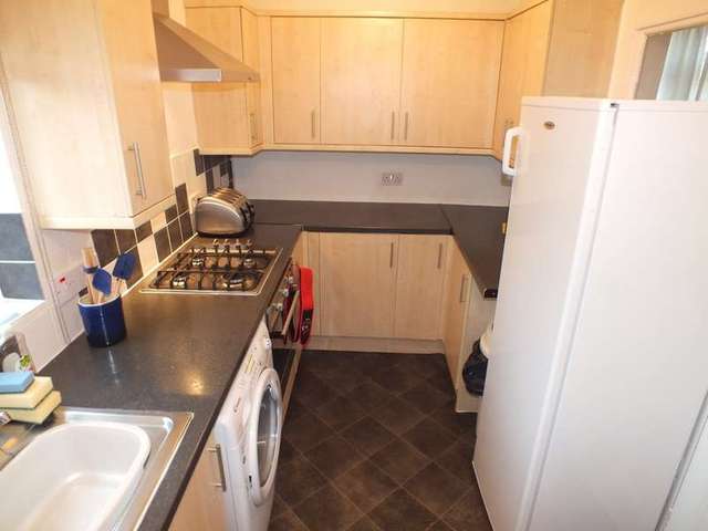  Image of 1 bedroom Detached house to rent in Brisbane Road Tilehurst Reading RG30 at Reading Berkshire Tilehurst, RG30 2PE