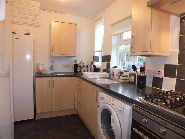  Image of 1 bedroom Detached house to rent in Brisbane Road Tilehurst Reading RG30 at Reading Berkshire Tilehurst, RG30 2PE