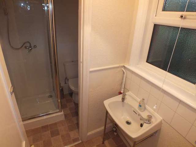  Image of 1 bedroom Detached house to rent in Brownlow Road Reading RG1 at Reading Berkshire Reading, RG1 6NP