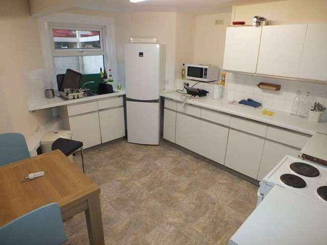  Image of 1 bedroom Detached house to rent in Brownlow Road Reading RG1 at Reading Berkshire Reading, RG1 6NP