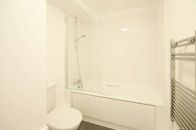  Image of 1 bedroom Apartment to rent in Camden Square London NW1 at Camden, NW1 9XA