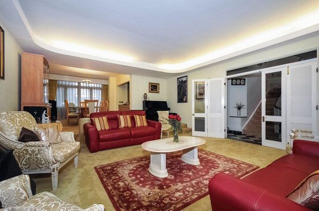  Image of 5 bedroom Detached house for sale in Canons Drive Canons Park Edgware HA8 at Canons Drive  Edgware, HA8 7QS