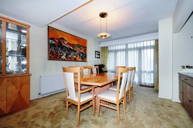  Image of 5 bedroom Detached house for sale in Canons Drive Canons Park Edgware HA8 at Canons Drive  Edgware, HA8 7QS
