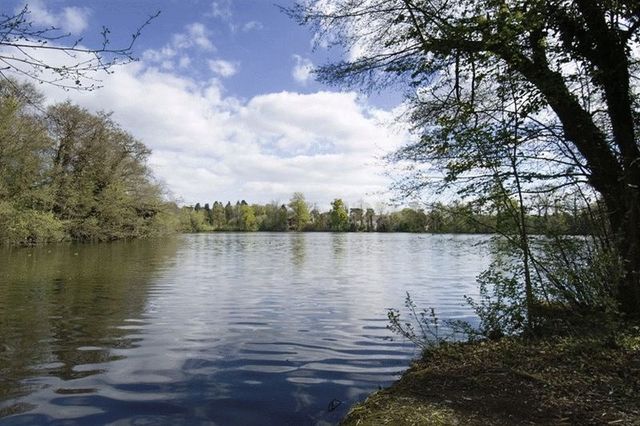  Image of 5 bedroom Detached house for sale in Canons Drive Canons Park Edgware HA8 at Canons Drive  Edgware, HA8 7QS