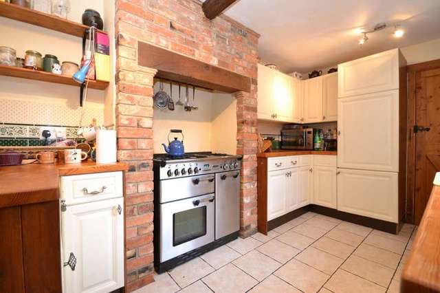  Image of 3 bedroom Cottage for sale in Castle Road Newport PO30 at Carisbrooke Isle Of Wight, PO30 1DT