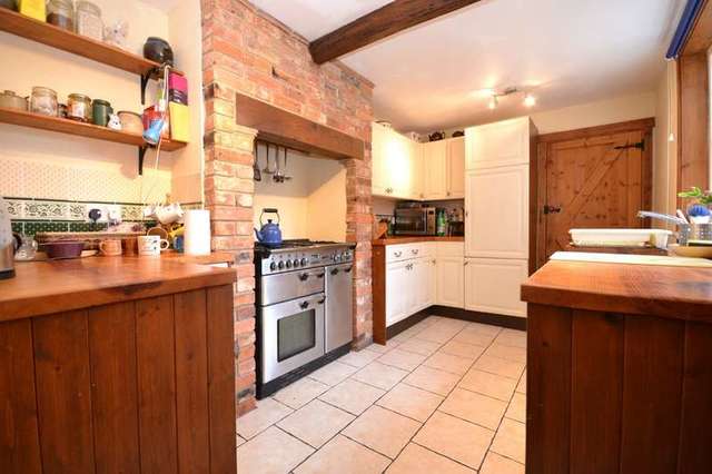  Image of 3 bedroom Cottage for sale in Castle Road Newport PO30 at Carisbrooke Isle Of Wight, PO30 1DT