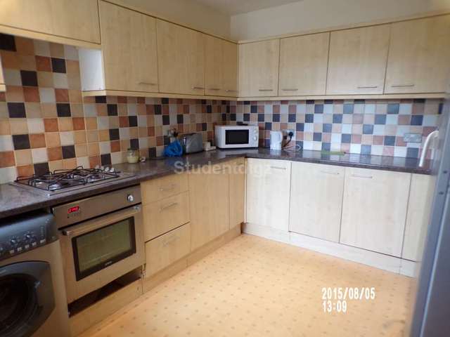  Image of 6 bedroom Detached house to rent in Carlton Road Salford M6 at Carlton Road  Salford, M6 7EW
