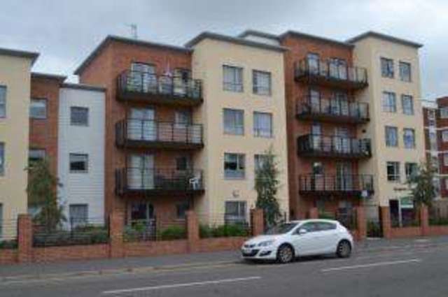  Image of 1 bedroom Flat for sale in Carnarvon Road Clacton-on-Sea CO15 at Carnarvon Road Clacton-On-Sea Clacton-on-Sea, CO15 6EE