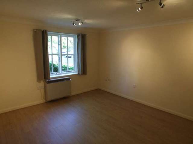  Image of 2 bedroom Detached house to rent in Westwood Road Southampton SO17 at Westwood Road  Southampton, SO17 1DH