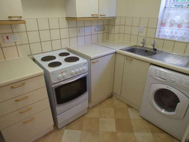  Image of 2 bedroom Detached house to rent in Westwood Road Southampton SO17 at Westwood Road  Southampton, SO17 1DH