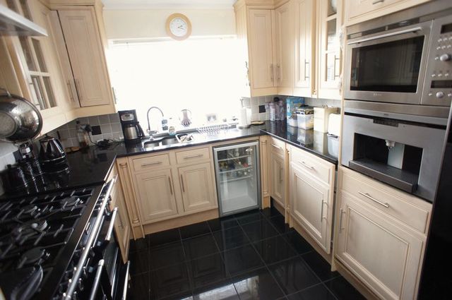  Image of 2 bedroom Detached house for sale in Chancel Close Benfleet SS7 at Chancel Close  Benfleet, SS7 4ET