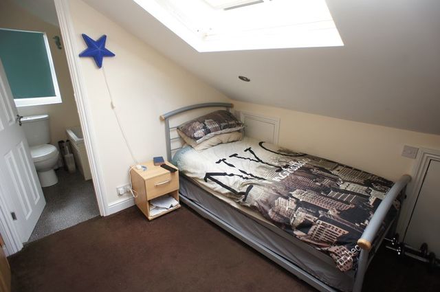  Image of 2 bedroom Detached house for sale in Chancel Close Benfleet SS7 at Chancel Close  Benfleet, SS7 4ET