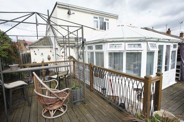  Image of 2 bedroom Detached house for sale in Chancel Close Benfleet SS7 at Chancel Close  Benfleet, SS7 4ET