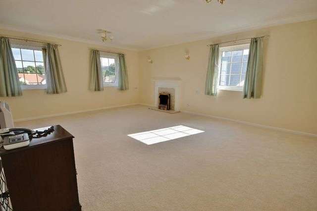  Image of 2 bedroom Flat for sale in Chanctonbury Walk Storrington Pulborough RH20 at Chanctonbury Walk Storrington Pulborough, RH20 4LT