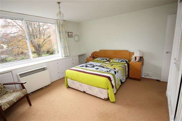  Image of 3 bedroom Flat to rent in The Avenue Sneyd Park Bristol BS9 at Chartley 22 The Avenue Bristol, BS9 1PE